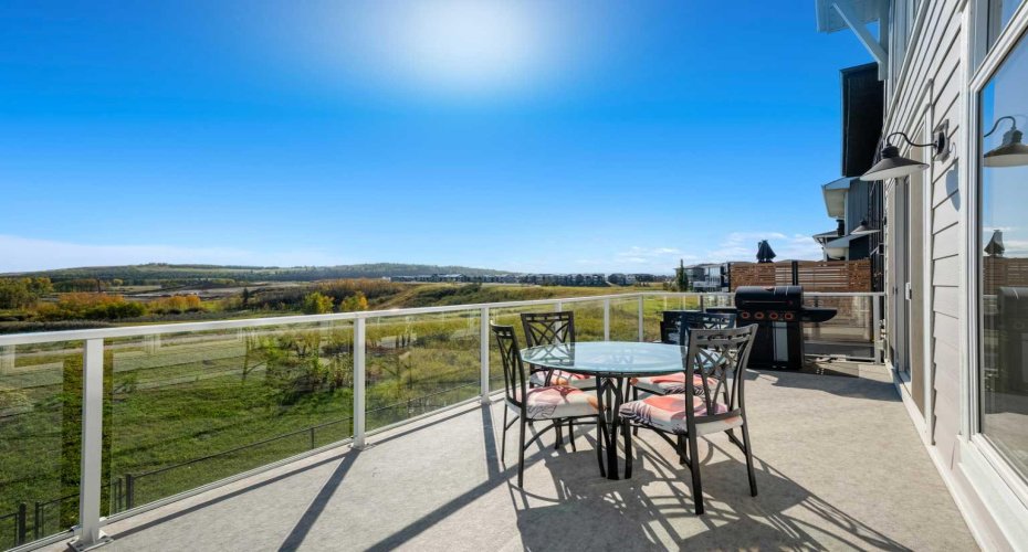 51 Creekstone Way, Calgary, Alberta T2X 4R4, 4 Bedrooms Bedrooms, ,4 BathroomsBathrooms,Residential,For Sale,Creekstone,A2303659