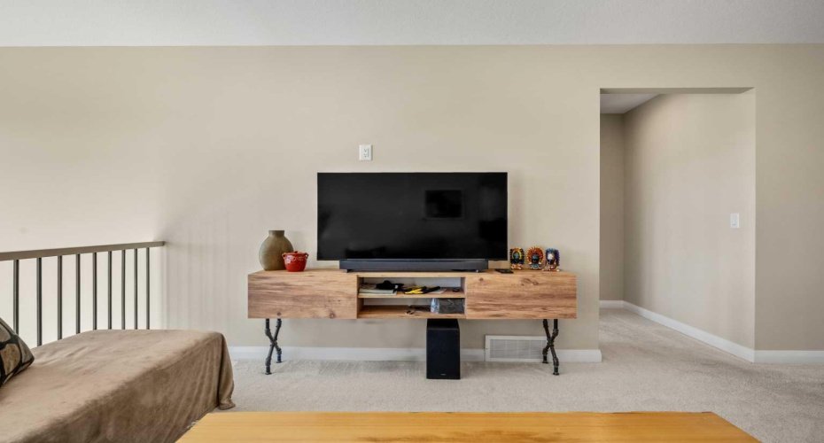 51 Creekstone Way, Calgary, Alberta T2X 4R4, 4 Bedrooms Bedrooms, ,4 BathroomsBathrooms,Residential,For Sale,Creekstone,A2303659