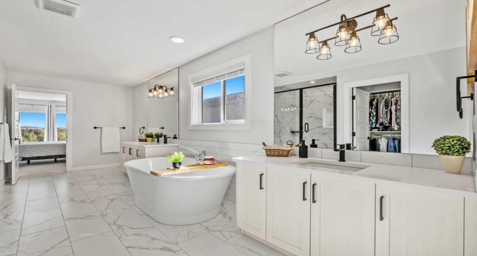 51 Creekstone Way, Calgary, Alberta T2X 4R4, 4 Bedrooms Bedrooms, ,4 BathroomsBathrooms,Residential,For Sale,Creekstone,A2303659