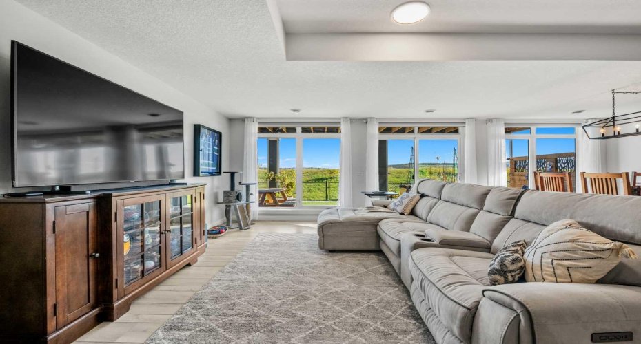 51 Creekstone Way, Calgary, Alberta T2X 4R4, 4 Bedrooms Bedrooms, ,4 BathroomsBathrooms,Residential,For Sale,Creekstone,A2303659