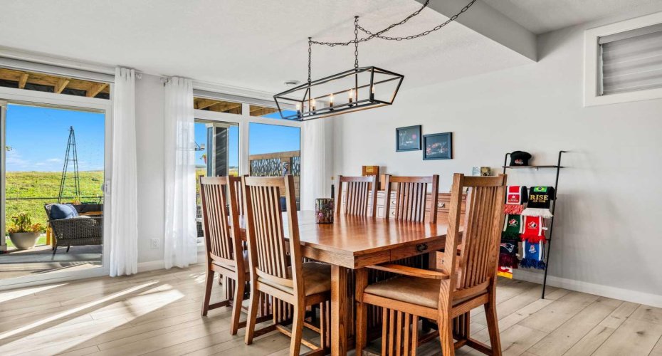 51 Creekstone Way, Calgary, Alberta T2X 4R4, 4 Bedrooms Bedrooms, ,4 BathroomsBathrooms,Residential,For Sale,Creekstone,A2303659