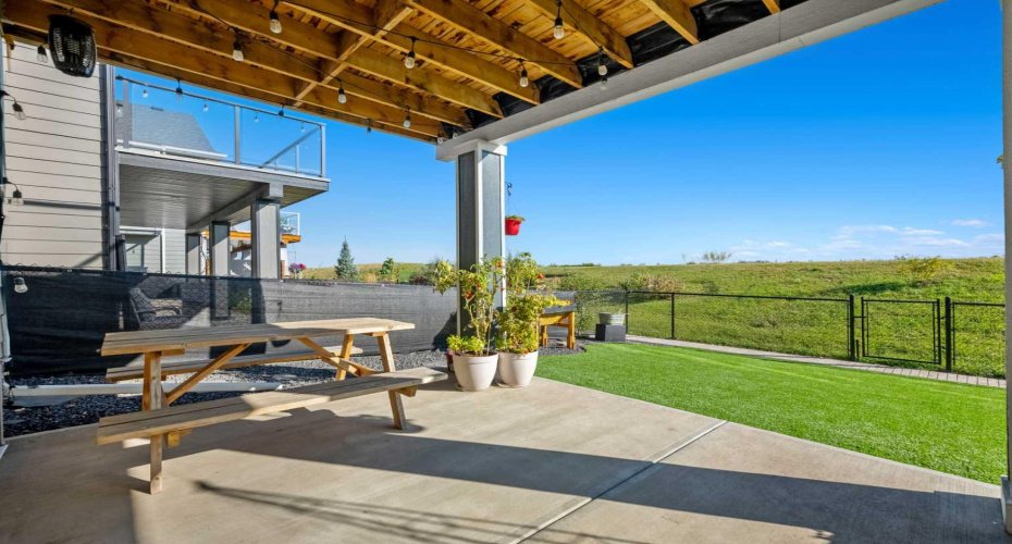 51 Creekstone Way, Calgary, Alberta T2X 4R4, 4 Bedrooms Bedrooms, ,4 BathroomsBathrooms,Residential,For Sale,Creekstone,A2303659