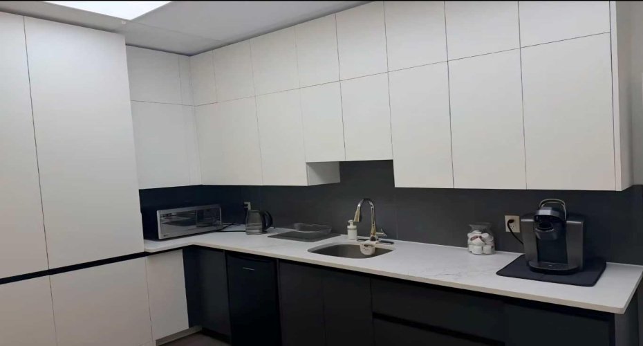 12 Royal Vista Way, Calgary, Alberta T3R 0N6, ,Commercial,For Lease,Royal Vista,A2303667