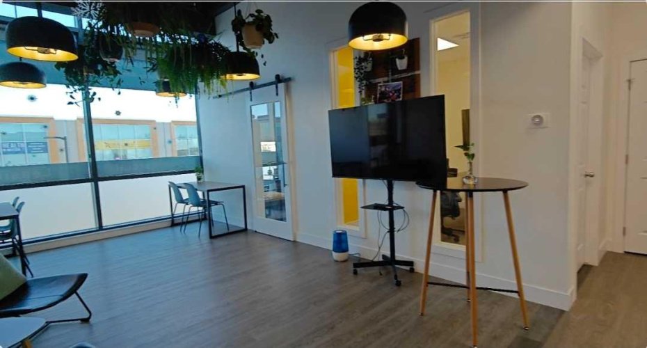 12 Royal Vista Way, Calgary, Alberta T3R 0N6, ,Commercial,For Lease,Royal Vista,A2303667