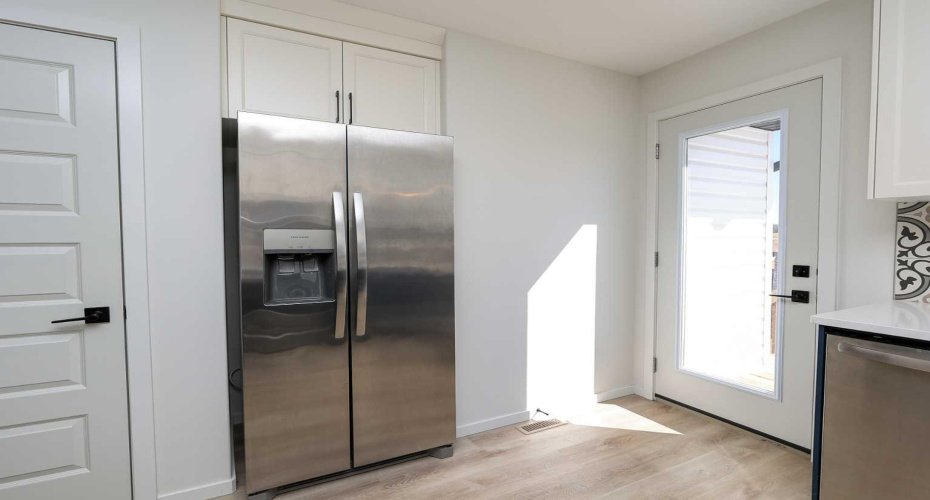 195 Thomlison Avenue, Red Deer, Alberta T4P 3E6, 4 Bedrooms Bedrooms, ,3 BathroomsBathrooms,Residential,For Sale,Thomlison,A2303919