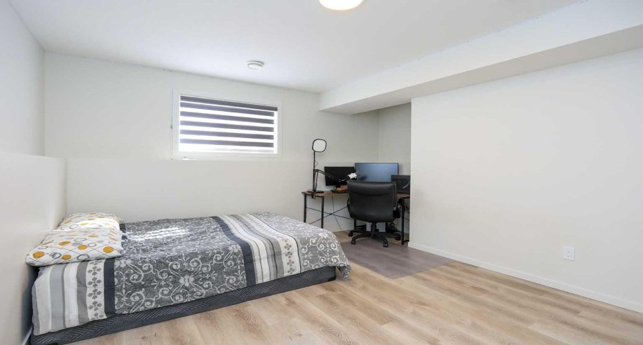 195 Thomlison Avenue, Red Deer, Alberta T4P 3E6, 4 Bedrooms Bedrooms, ,3 BathroomsBathrooms,Residential,For Sale,Thomlison,A2303919