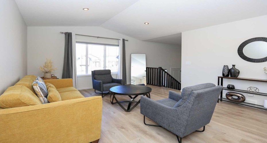 195 Thomlison Avenue, Red Deer, Alberta T4P 3E6, 4 Bedrooms Bedrooms, ,3 BathroomsBathrooms,Residential,For Sale,Thomlison,A2303919