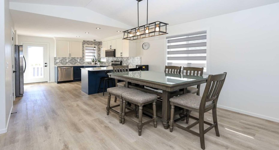 195 Thomlison Avenue, Red Deer, Alberta T4P 3E6, 4 Bedrooms Bedrooms, ,3 BathroomsBathrooms,Residential,For Sale,Thomlison,A2303919