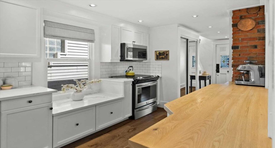 809 15 Street, Calgary, Alberta T2N 2B3, 2 Bedrooms Bedrooms, ,2 BathroomsBathrooms,Residential,For Sale,15,A2303923