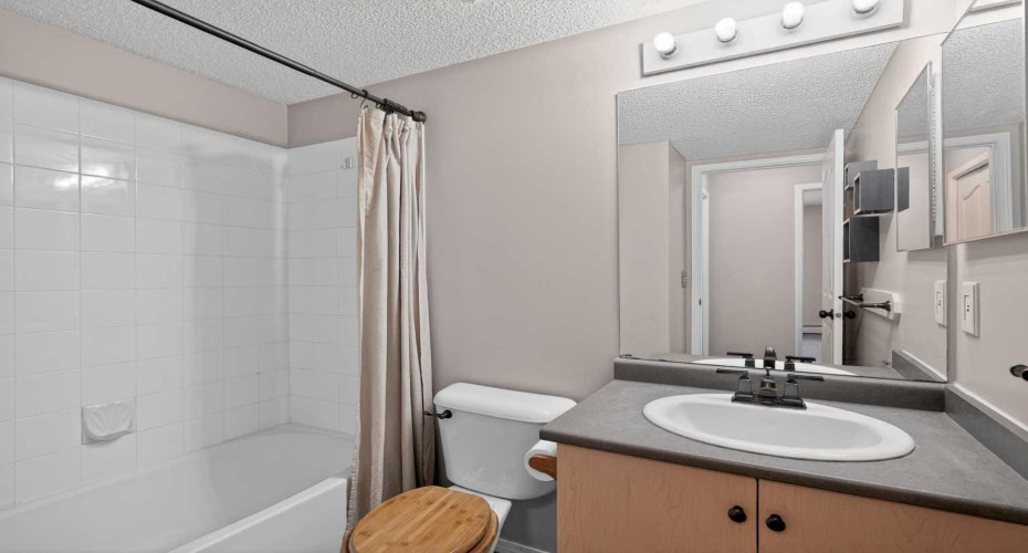 16320 24 Street, Calgary, Alberta T2Y 5A1, 2 Bedrooms Bedrooms, ,1 BathroomBathrooms,Residential,For Sale,24,A2303938