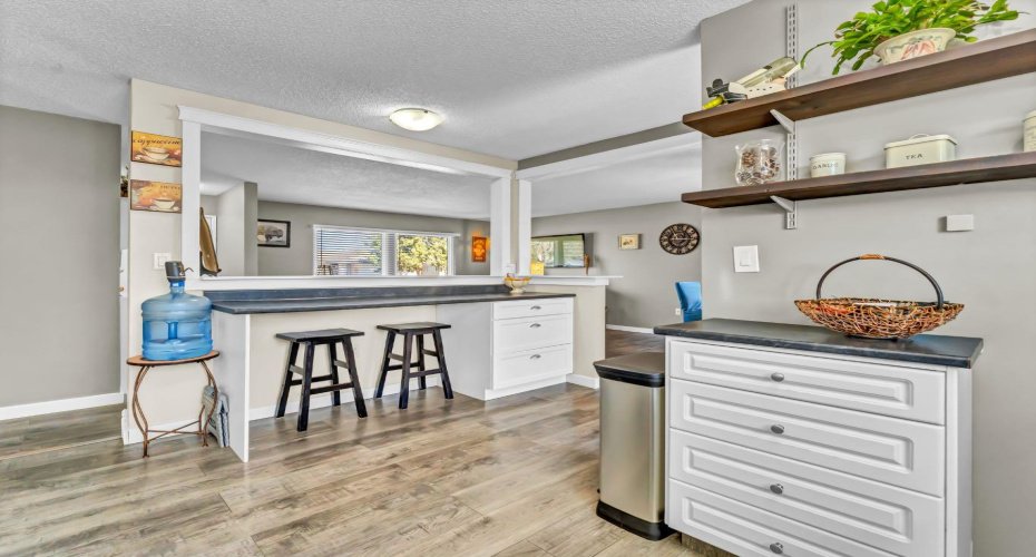 17 Ross Glen Way, Medicine Hat, Alberta T1B1N9, 4 Bedrooms Bedrooms, ,3 BathroomsBathrooms,Residential,For Sale,Ross Glen,A2303946