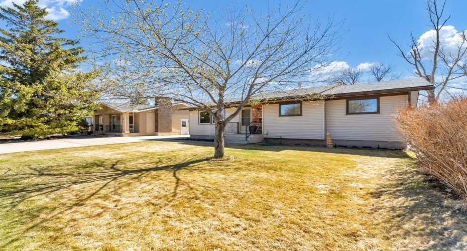 17 Ross Glen Way, Medicine Hat, Alberta T1B1N9, 4 Bedrooms Bedrooms, ,3 BathroomsBathrooms,Residential,For Sale,Ross Glen,A2303946