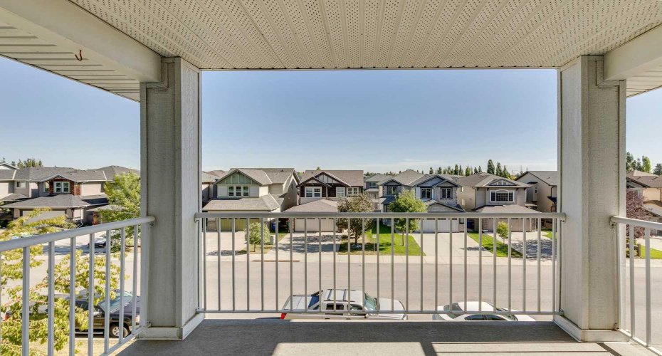 7301 Valleyview Park, Calgary, Alberta T2B 3R6, 2 Bedrooms Bedrooms, ,2 BathroomsBathrooms,Residential,For Sale,Valleyview,A2303949