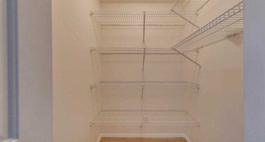 7301 Valleyview Park, Calgary, Alberta T2B 3R6, 2 Bedrooms Bedrooms, ,2 BathroomsBathrooms,Residential,For Sale,Valleyview,A2303949