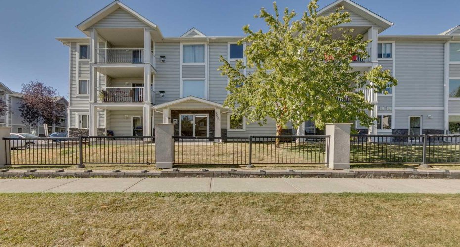 7301 Valleyview Park, Calgary, Alberta T2B 3R6, 2 Bedrooms Bedrooms, ,2 BathroomsBathrooms,Residential,For Sale,Valleyview,A2303949