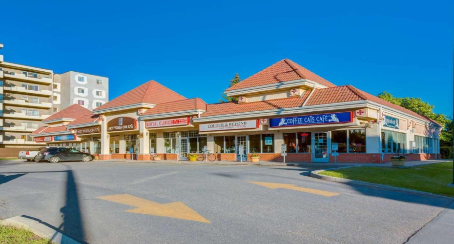 2702 17 Avenue, Calgary, Alberta T3E 8A5, 2 Bedrooms Bedrooms, ,2 BathroomsBathrooms,Residential,For Sale,17,A2303956