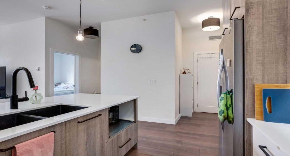 2702 17 Avenue, Calgary, Alberta T3E 8A5, 2 Bedrooms Bedrooms, ,2 BathroomsBathrooms,Residential,For Sale,17,A2303956