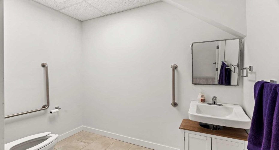 10960 42 Street, Calgary, Alberta T3N 2B8, ,Commercial,For Sale,42,A2303967