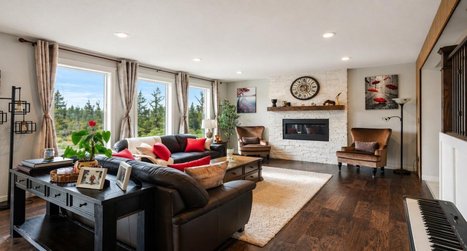 13522 104A Street, Grande Prairie, Alberta T8V 6K9, 4 Bedrooms Bedrooms, ,4 BathroomsBathrooms,Residential,For Sale,104A,A2303968