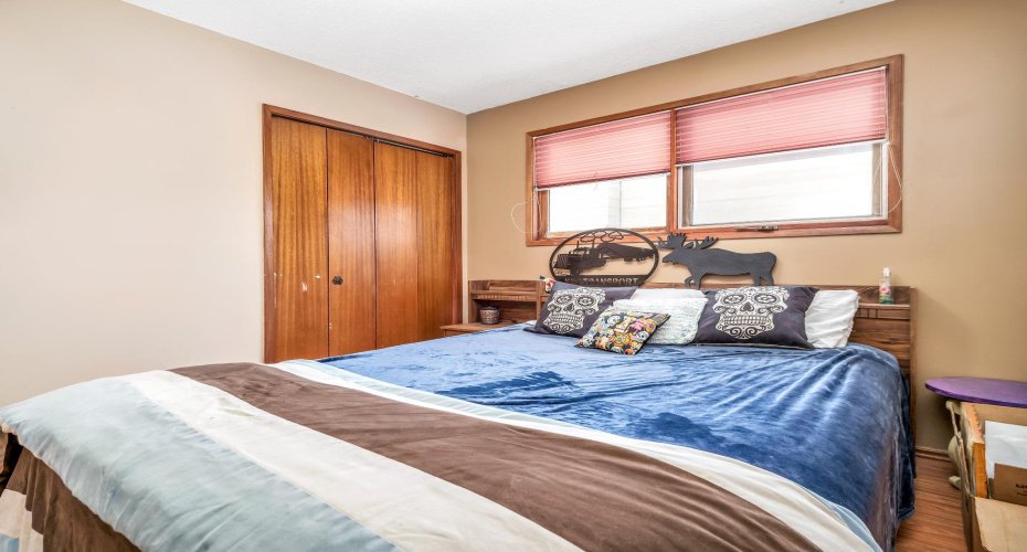 5502 45 Avenue, Taber, Alberta T1G 1C4, 5 Bedrooms Bedrooms, ,2 BathroomsBathrooms,Residential,For Sale,45,A2303973