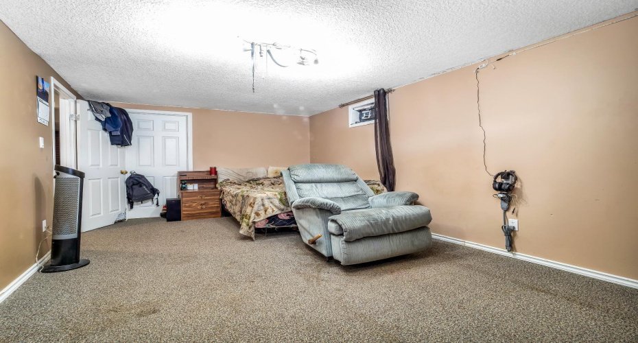 5502 45 Avenue, Taber, Alberta T1G 1C4, 5 Bedrooms Bedrooms, ,2 BathroomsBathrooms,Residential,For Sale,45,A2303973