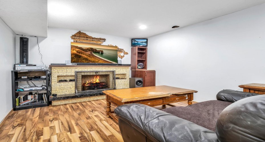 5502 45 Avenue, Taber, Alberta T1G 1C4, 5 Bedrooms Bedrooms, ,2 BathroomsBathrooms,Residential,For Sale,45,A2303973