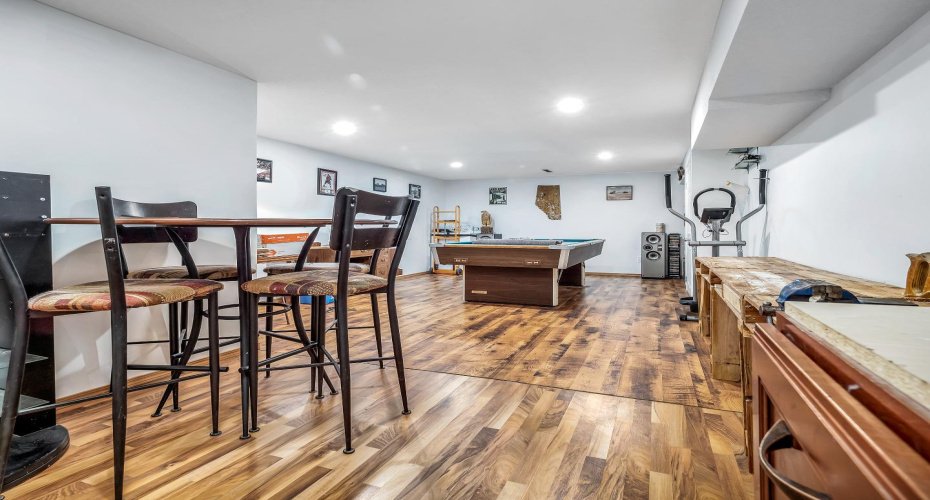 5502 45 Avenue, Taber, Alberta T1G 1C4, 5 Bedrooms Bedrooms, ,2 BathroomsBathrooms,Residential,For Sale,45,A2303973