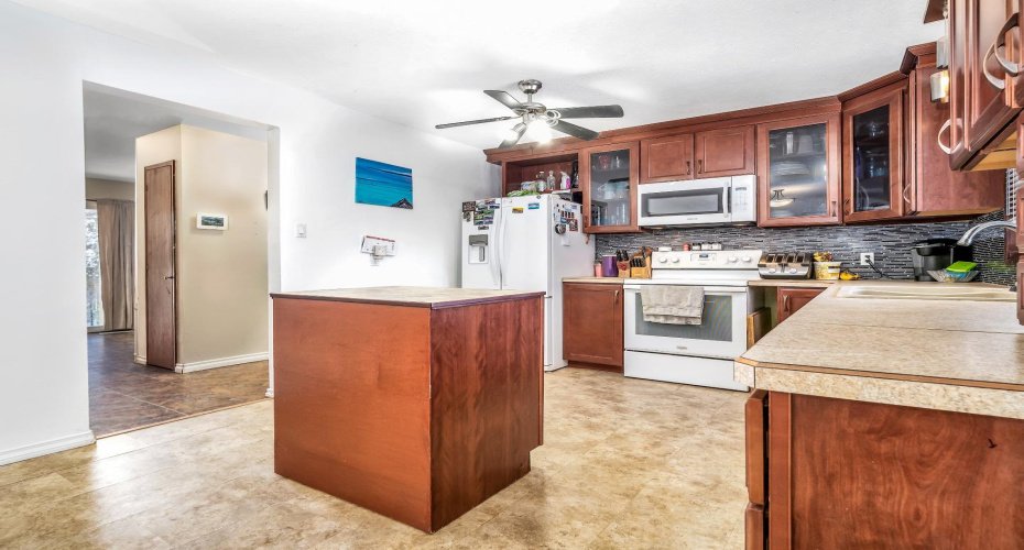 5502 45 Avenue, Taber, Alberta T1G 1C4, 5 Bedrooms Bedrooms, ,2 BathroomsBathrooms,Residential,For Sale,45,A2303973