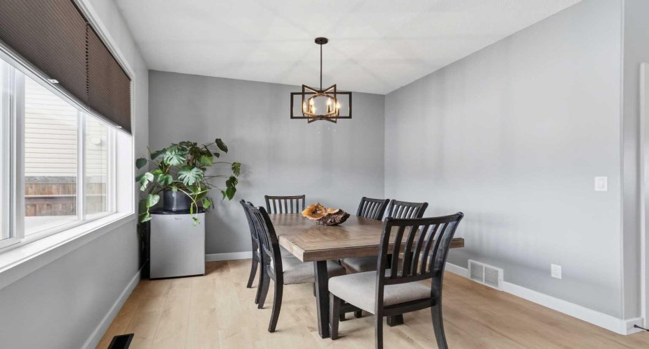 253 Grosbeak Way, Fort McMurray, Alberta T9K 0L8, 4 Bedrooms Bedrooms, ,4 BathroomsBathrooms,Residential,For Sale,Grosbeak,A2303974