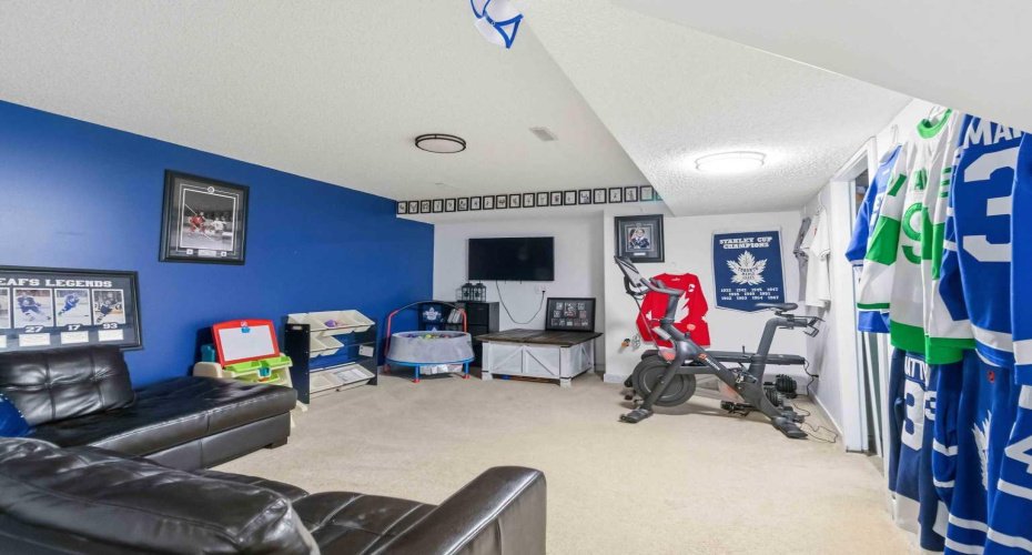 253 Grosbeak Way, Fort McMurray, Alberta T9K 0L8, 4 Bedrooms Bedrooms, ,4 BathroomsBathrooms,Residential,For Sale,Grosbeak,A2303974