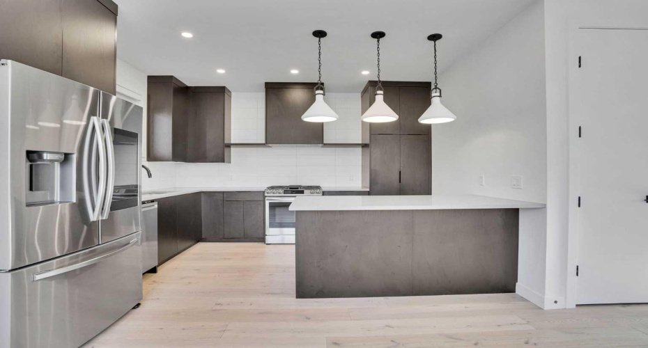 402 26 Avenue, Calgary, Alberta t2m5g7, 3 Bedrooms Bedrooms, ,4 BathroomsBathrooms,Residential,For Sale,26,A2303975