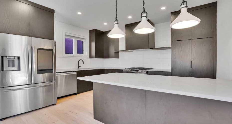 402 26 Avenue, Calgary, Alberta t2m5g7, 3 Bedrooms Bedrooms, ,4 BathroomsBathrooms,Residential,For Sale,26,A2303975