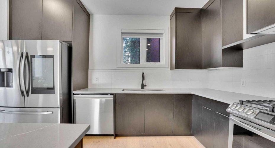 402 26 Avenue, Calgary, Alberta t2m5g7, 3 Bedrooms Bedrooms, ,4 BathroomsBathrooms,Residential,For Sale,26,A2303975