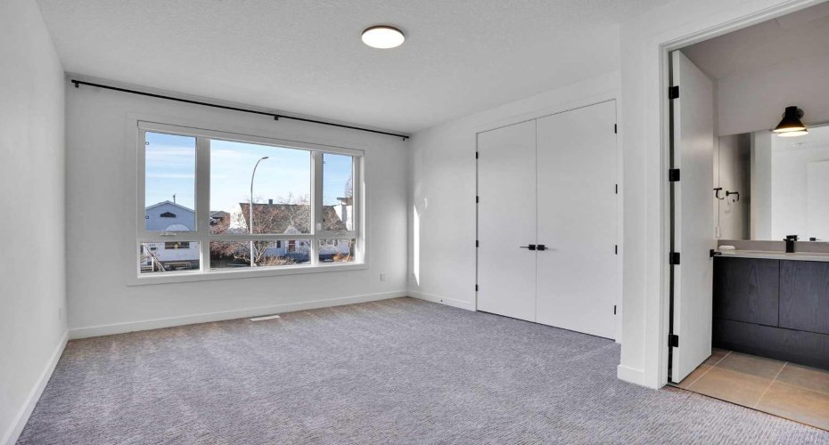 402 26 Avenue, Calgary, Alberta t2m5g7, 3 Bedrooms Bedrooms, ,4 BathroomsBathrooms,Residential,For Sale,26,A2303975