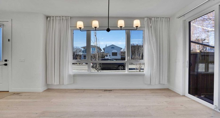 402 26 Avenue, Calgary, Alberta t2m5g7, 3 Bedrooms Bedrooms, ,4 BathroomsBathrooms,Residential,For Sale,26,A2303975