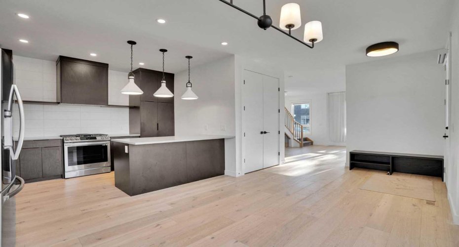 402 26 Avenue, Calgary, Alberta t2m5g7, 3 Bedrooms Bedrooms, ,4 BathroomsBathrooms,Residential,For Sale,26,A2303975