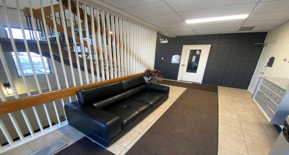 5033 52 Street, Lacombe, Alberta T4L 2A6, ,Commercial,For Lease,Parkland Place Professional Building,52,A2304207