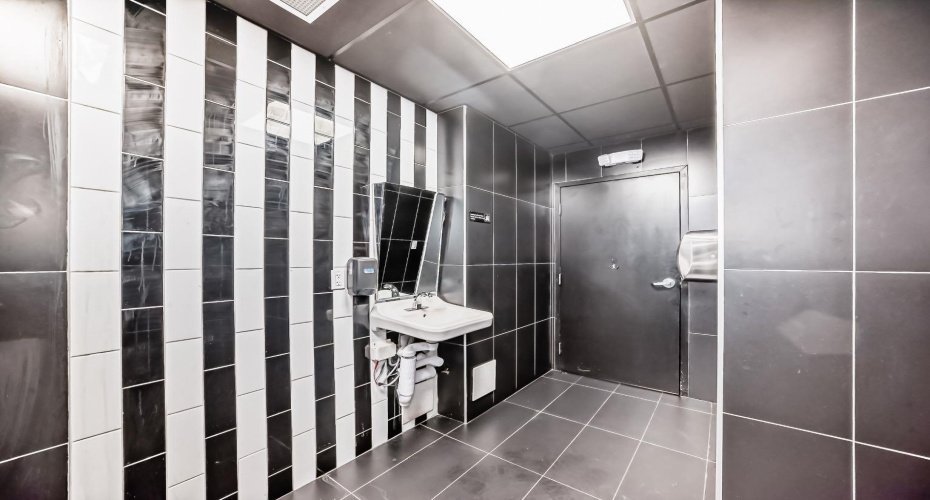 1814 Mayor Magrath Drive, Lethbridge, Alberta T1K2R5, ,Commercial,For Lease,Mayor Magrath,A2304217