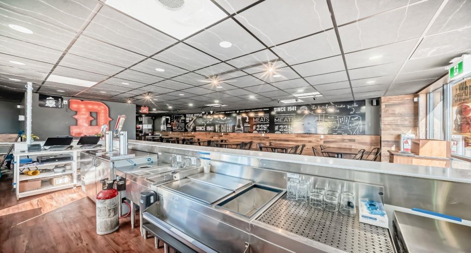 1814 Mayor Magrath Drive, Lethbridge, Alberta T1K2R5, ,Commercial,For Lease,Mayor Magrath,A2304217