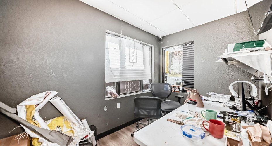 1814 Mayor Magrath Drive, Lethbridge, Alberta T1K2R5, ,Commercial,For Lease,Mayor Magrath,A2304217