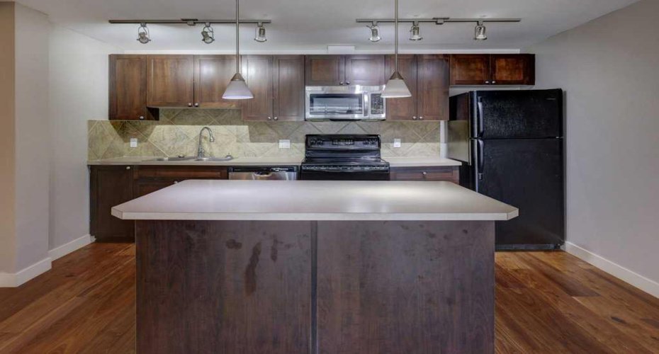 1025 14 Avenue, Calgary, Alberta T2R 0N9, 2 Bedrooms Bedrooms, ,1 BathroomBathrooms,Residential,For Sale,14,A2304222