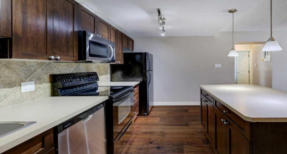 1025 14 Avenue, Calgary, Alberta T2R 0N9, 2 Bedrooms Bedrooms, ,1 BathroomBathrooms,Residential,For Sale,14,A2304222