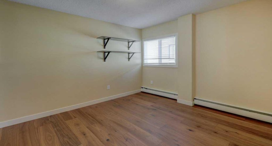 1025 14 Avenue, Calgary, Alberta T2R 0N9, 2 Bedrooms Bedrooms, ,1 BathroomBathrooms,Residential,For Sale,14,A2304222