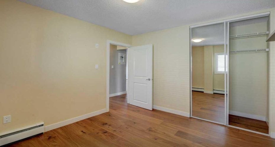 1025 14 Avenue, Calgary, Alberta T2R 0N9, 2 Bedrooms Bedrooms, ,1 BathroomBathrooms,Residential,For Sale,14,A2304222