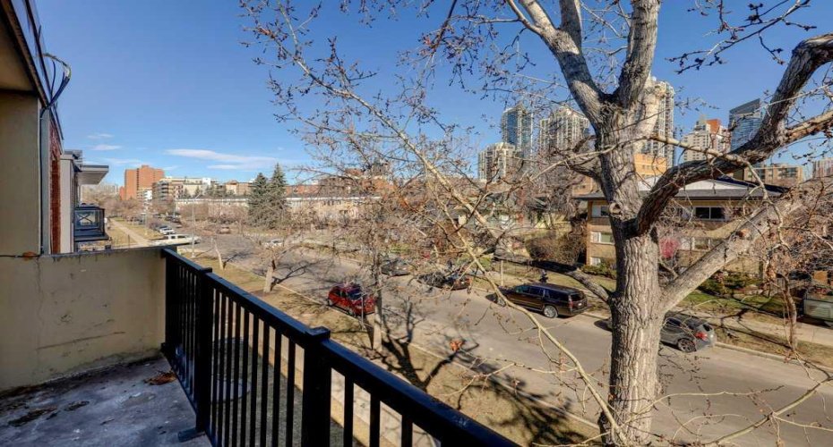 1025 14 Avenue, Calgary, Alberta T2R 0N9, 2 Bedrooms Bedrooms, ,1 BathroomBathrooms,Residential,For Sale,14,A2304222