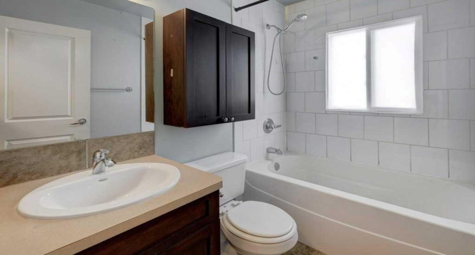 1025 14 Avenue, Calgary, Alberta T2R 0N9, 2 Bedrooms Bedrooms, ,1 BathroomBathrooms,Residential,For Sale,14,A2304222