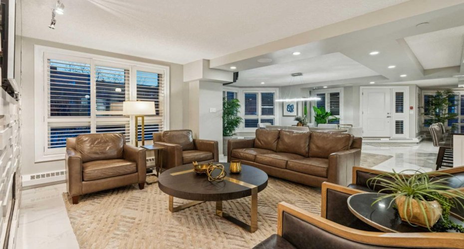 400 Eau Claire Avenue, Calgary, Alberta T2P 4X2, 3 Bedrooms Bedrooms, ,3 BathroomsBathrooms,Residential,For Sale,Eau Claire,A2304230