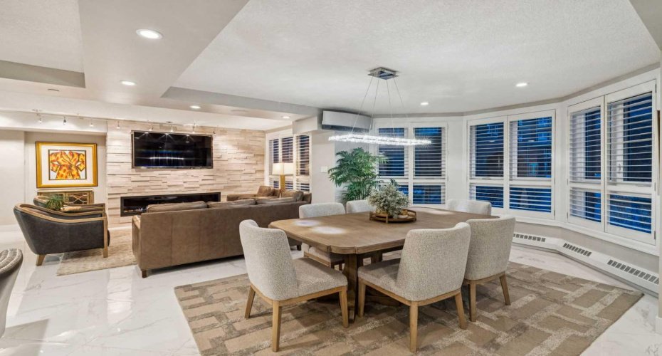 400 Eau Claire Avenue, Calgary, Alberta T2P 4X2, 3 Bedrooms Bedrooms, ,3 BathroomsBathrooms,Residential,For Sale,Eau Claire,A2304230