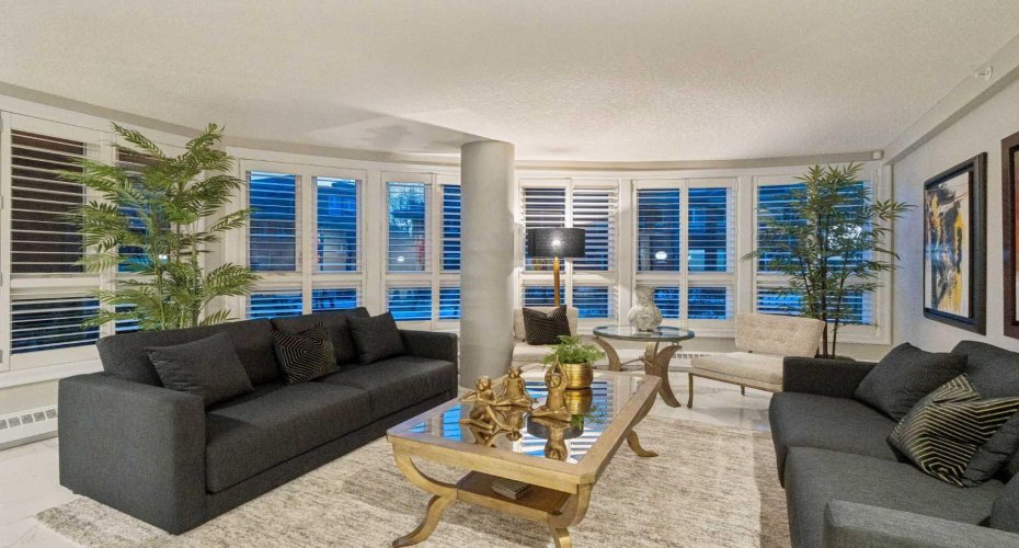 400 Eau Claire Avenue, Calgary, Alberta T2P 4X2, 3 Bedrooms Bedrooms, ,3 BathroomsBathrooms,Residential,For Sale,Eau Claire,A2304230