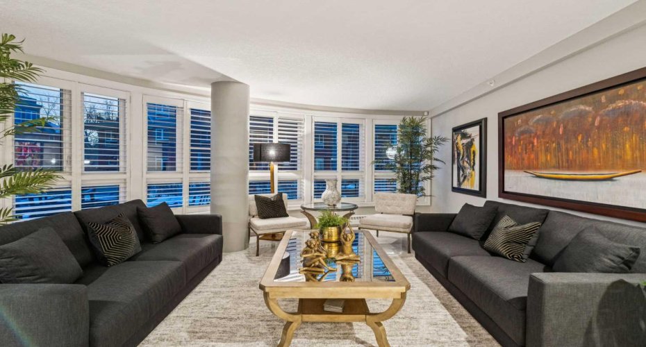 400 Eau Claire Avenue, Calgary, Alberta T2P 4X2, 3 Bedrooms Bedrooms, ,3 BathroomsBathrooms,Residential,For Sale,Eau Claire,A2304230